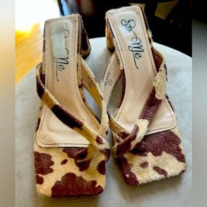So Me Brand Cow Print Sandals Sz 7